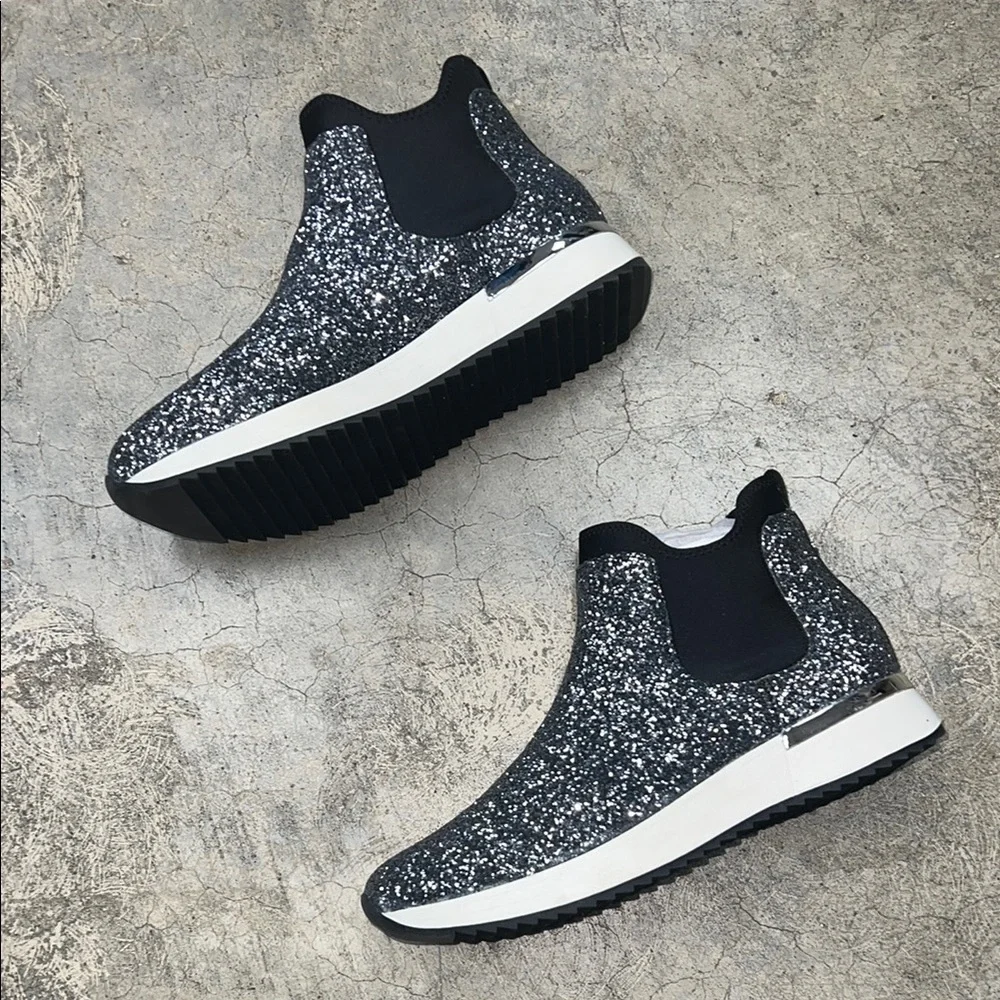 Kenneth Cole Reaction Black and Silver Platform Sneakers